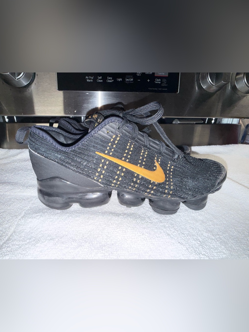 Nike‎ Black and Gold Running Sneakers Size 6.5 Y/Women’s Size 8 Airmax
